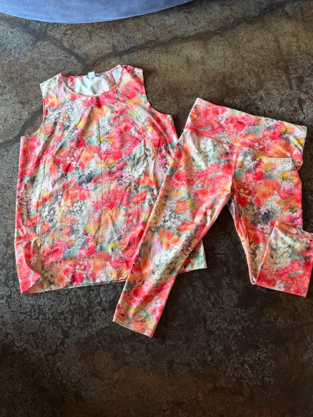 Athleta Women’s Zephyr Floral Print Leggings and Tunic Set